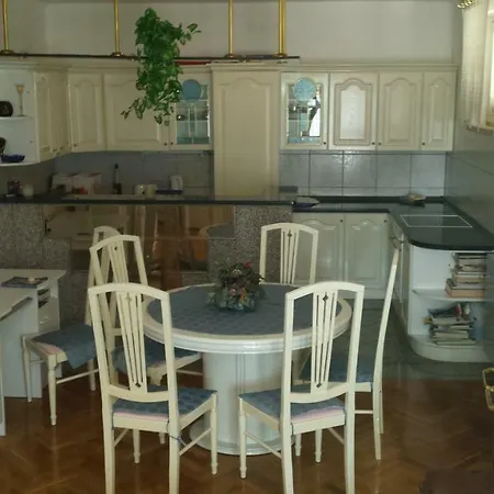 Daire Delic Drvenik (Split-Dalmatia)